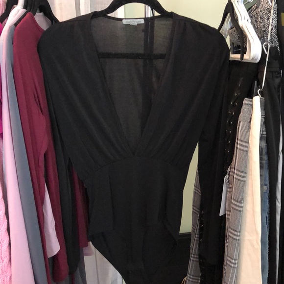 Deep V bodysuit - Picture 2 of 2